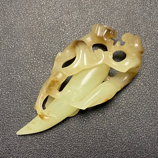 和田玉 浮雕双龙玉牙