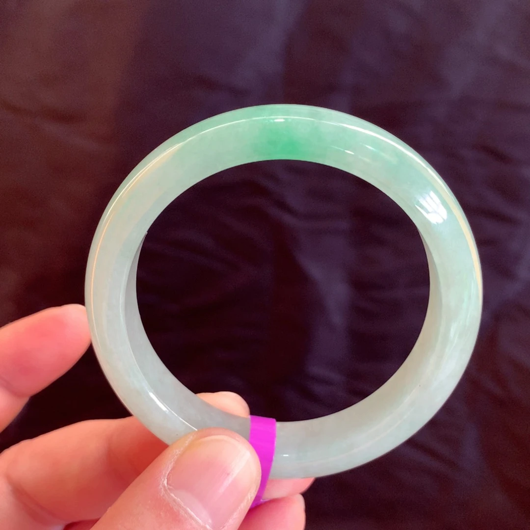 翡翠手镯未镶嵌缅甸翡翠