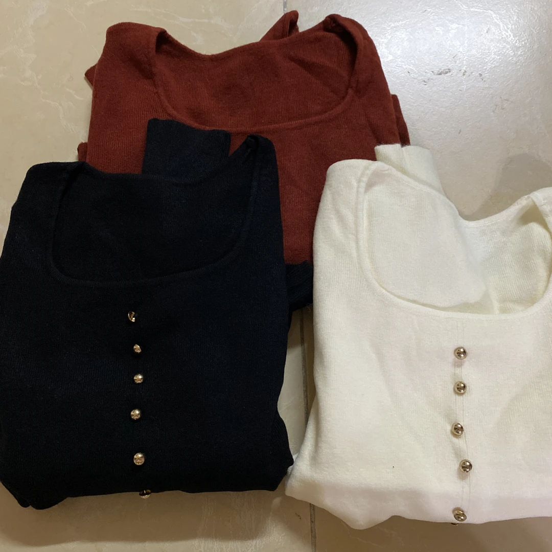 秋冬新款金扣针织上衣9931