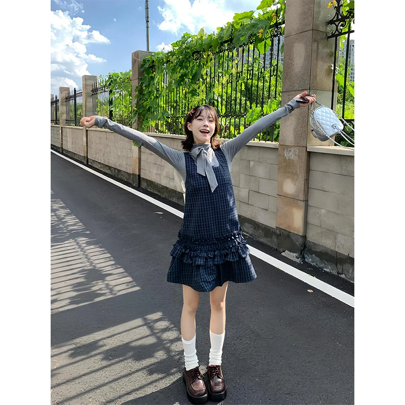 韩系学院风格纹背带连衣裙子女2025早秋新款蝴蝶结立领长袖套装裙