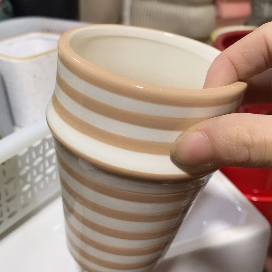 杯子陶盆有孔 瑕疵介意勿拍