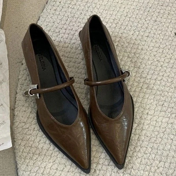 2025爆款气质复古尖头女单鞋粗跟平底浅口法式低跟鞋春季一字扣