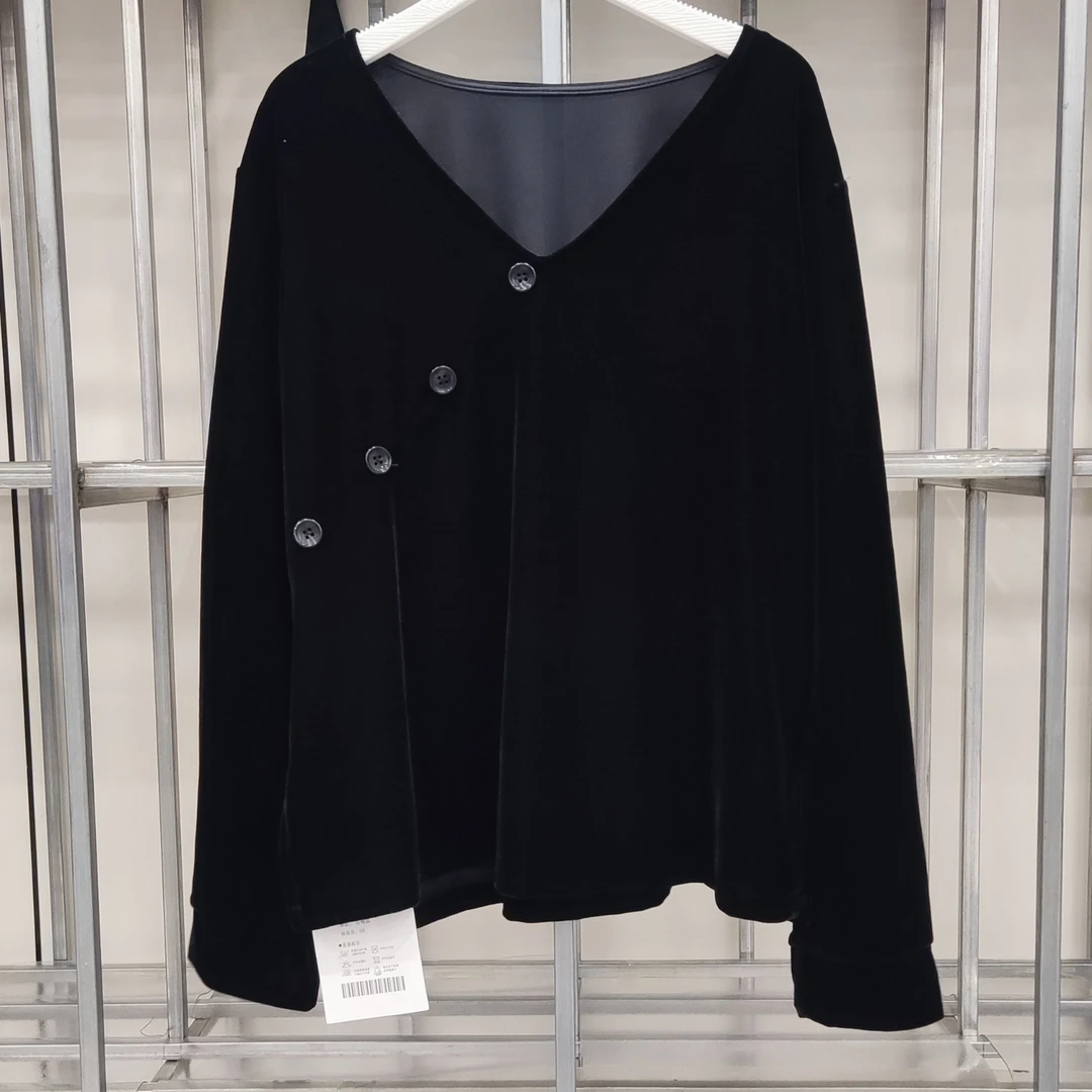 新中式V领纽扣秋季长袖休闲风