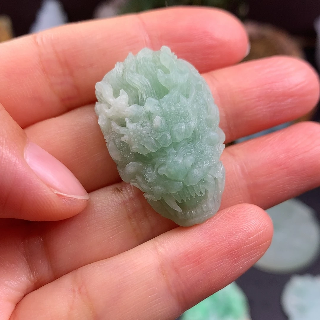 定制翡翠未镶嵌龙头