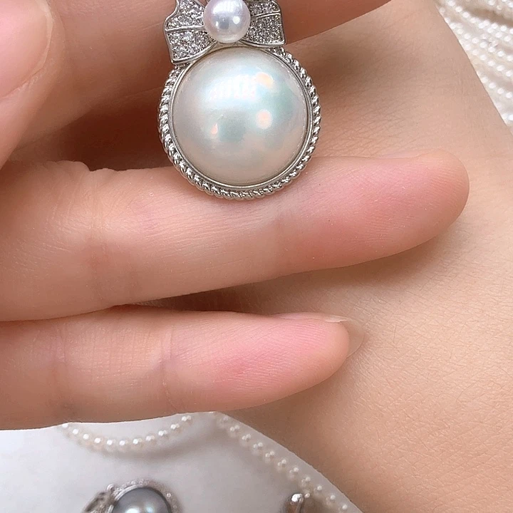 未镶嵌拼合珍珠（马贝珠）颈饰