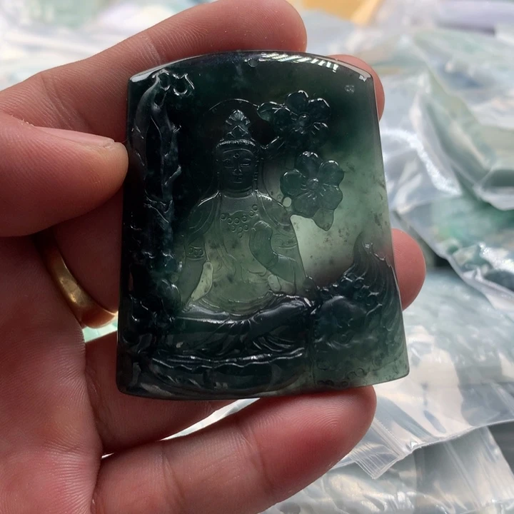 秋***轩翡翠未镶嵌颈饰保真天然a货翡翠