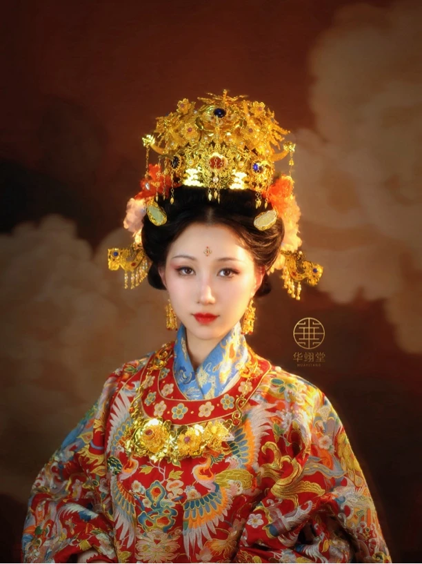 铜合金婚庆饰品 华翊堂原创国风婚嫁走秀仿花丝錾刻良辰吉时凤冠