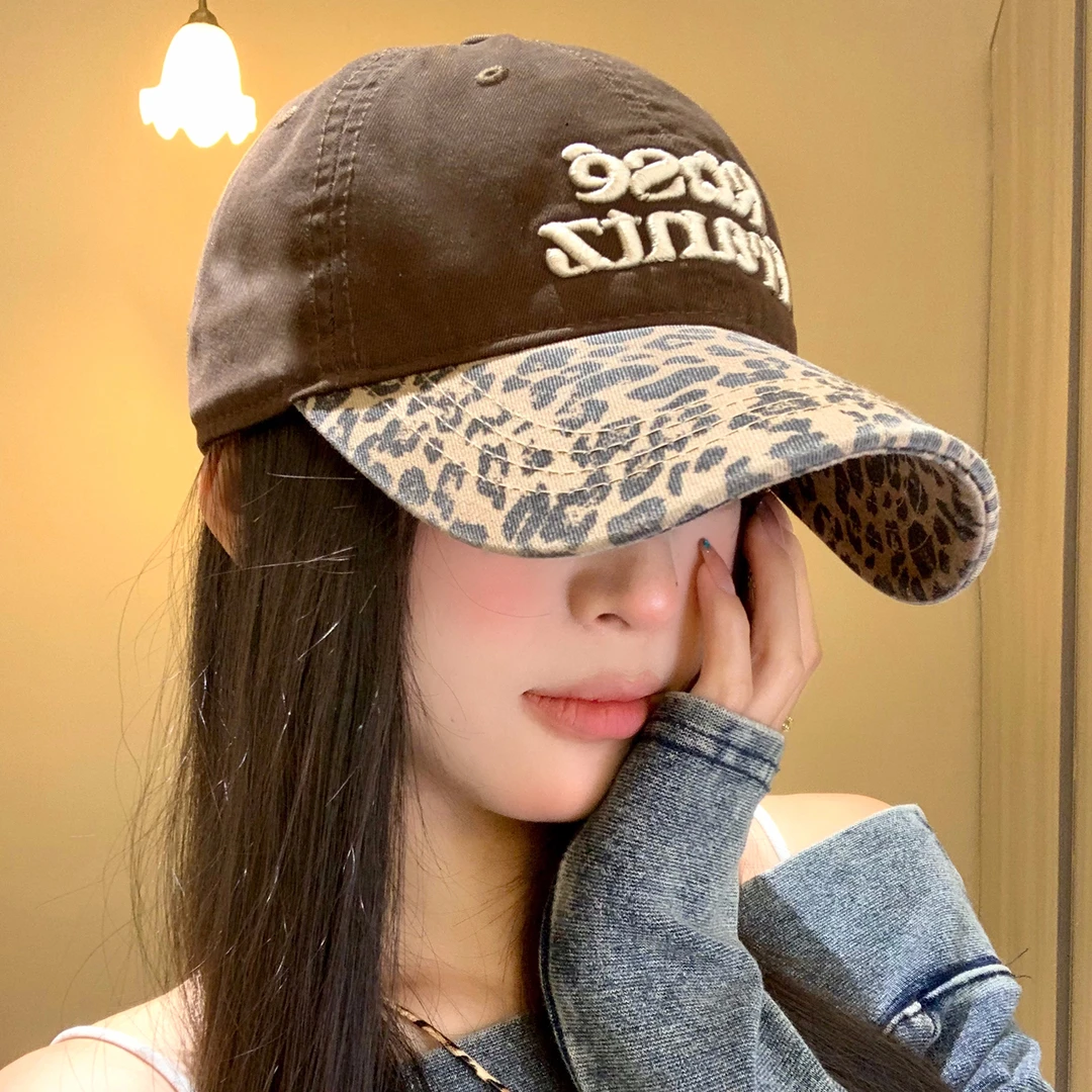 字母刺绣豹纹棒球帽女美式复古显脸小鸭舌帽宽帽檐大头围软顶帽子