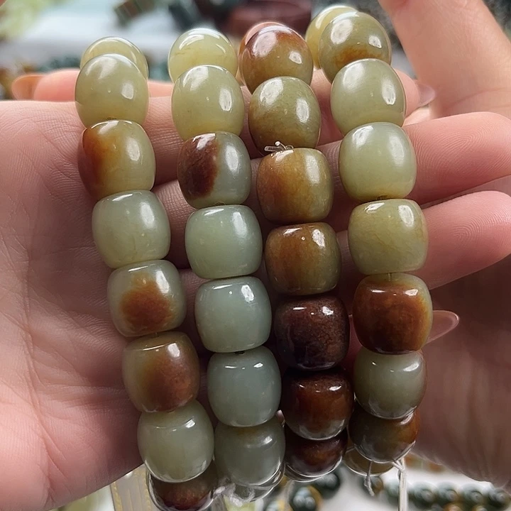 唐***山透闪石质玉未镶嵌手链