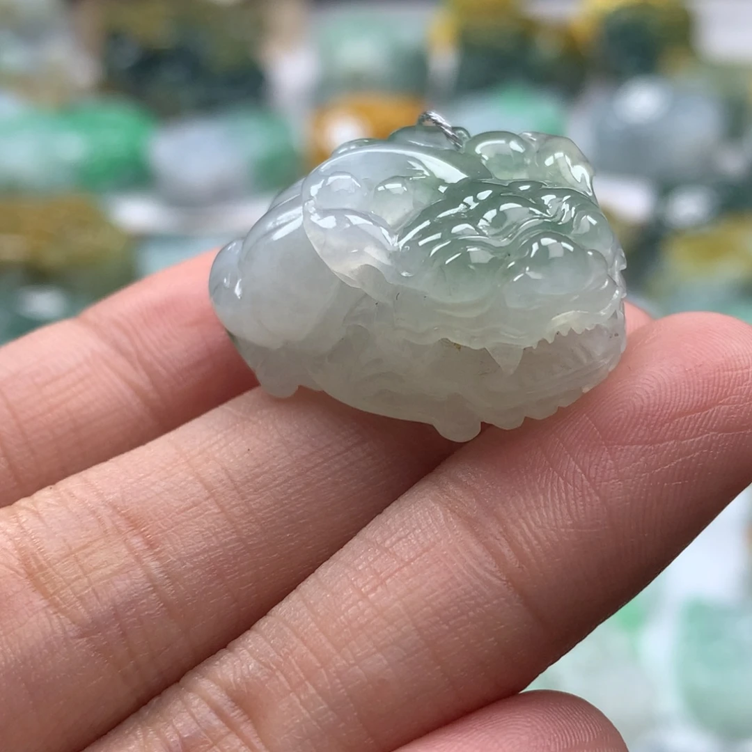 翡翠未镶嵌颈饰貔貅17