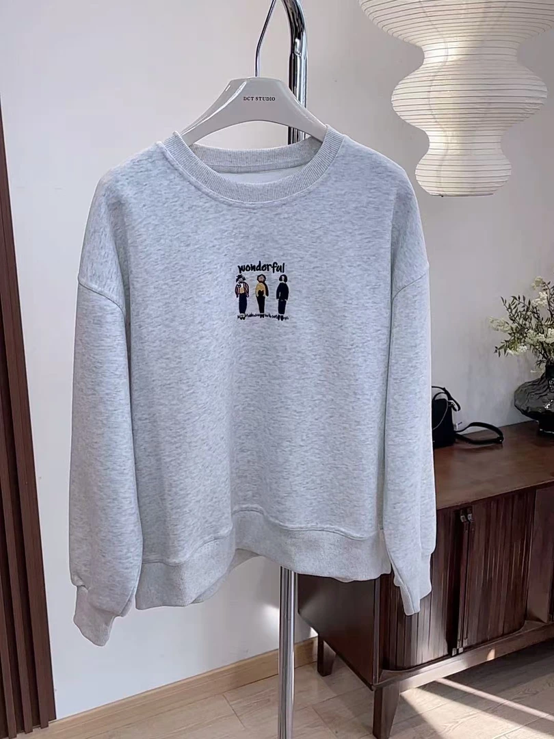 卫衣-W8012卡通小人字母圆领百搭