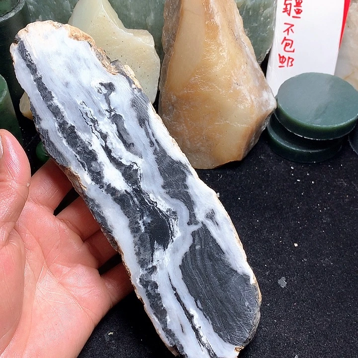 和田玉（糖玉）未镶嵌珠宝奇石