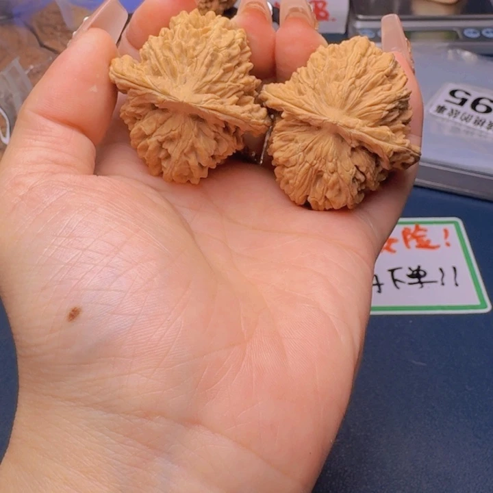 文玩核桃吊坠43楼子249