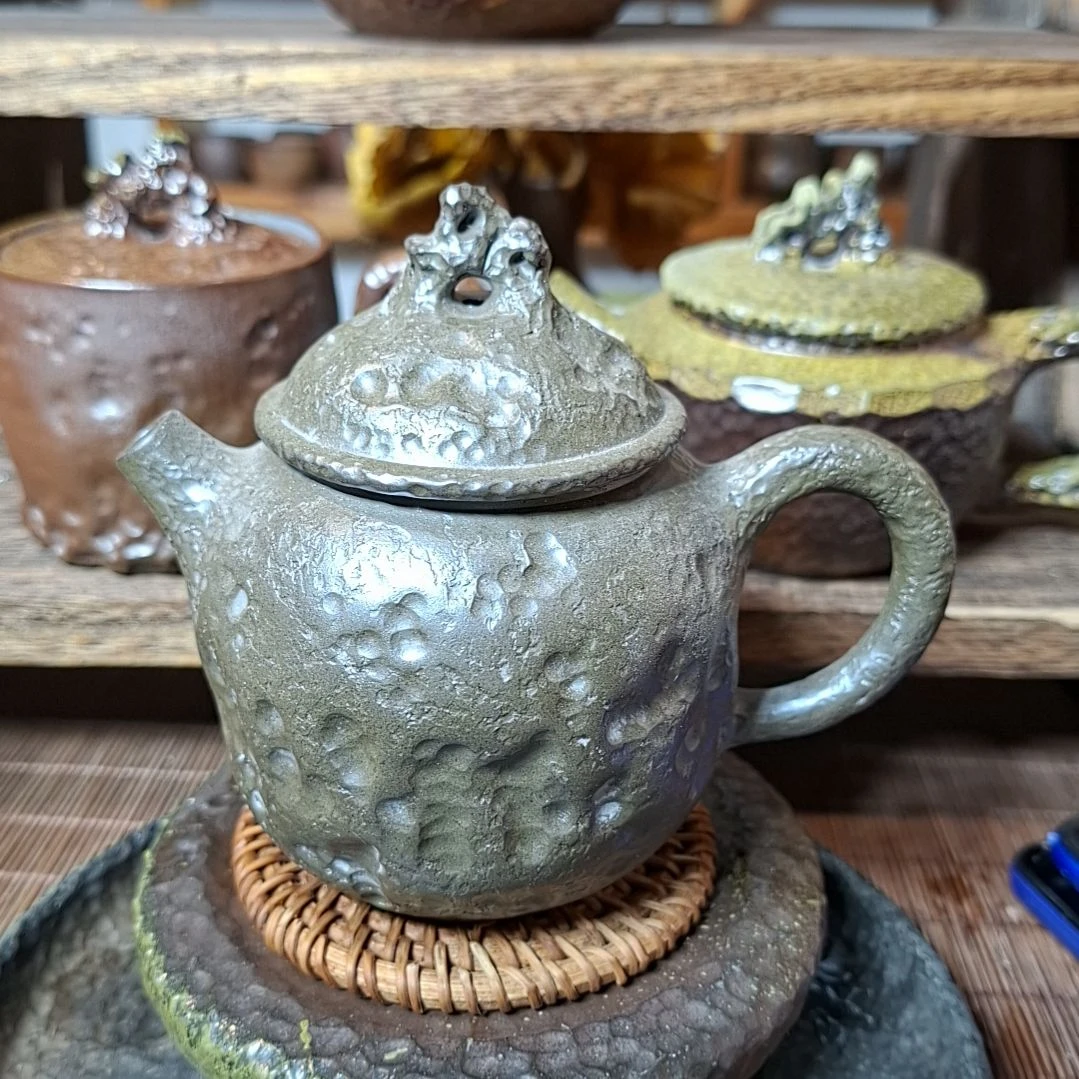 坭兴陶纯柴烧锤纹壶210c