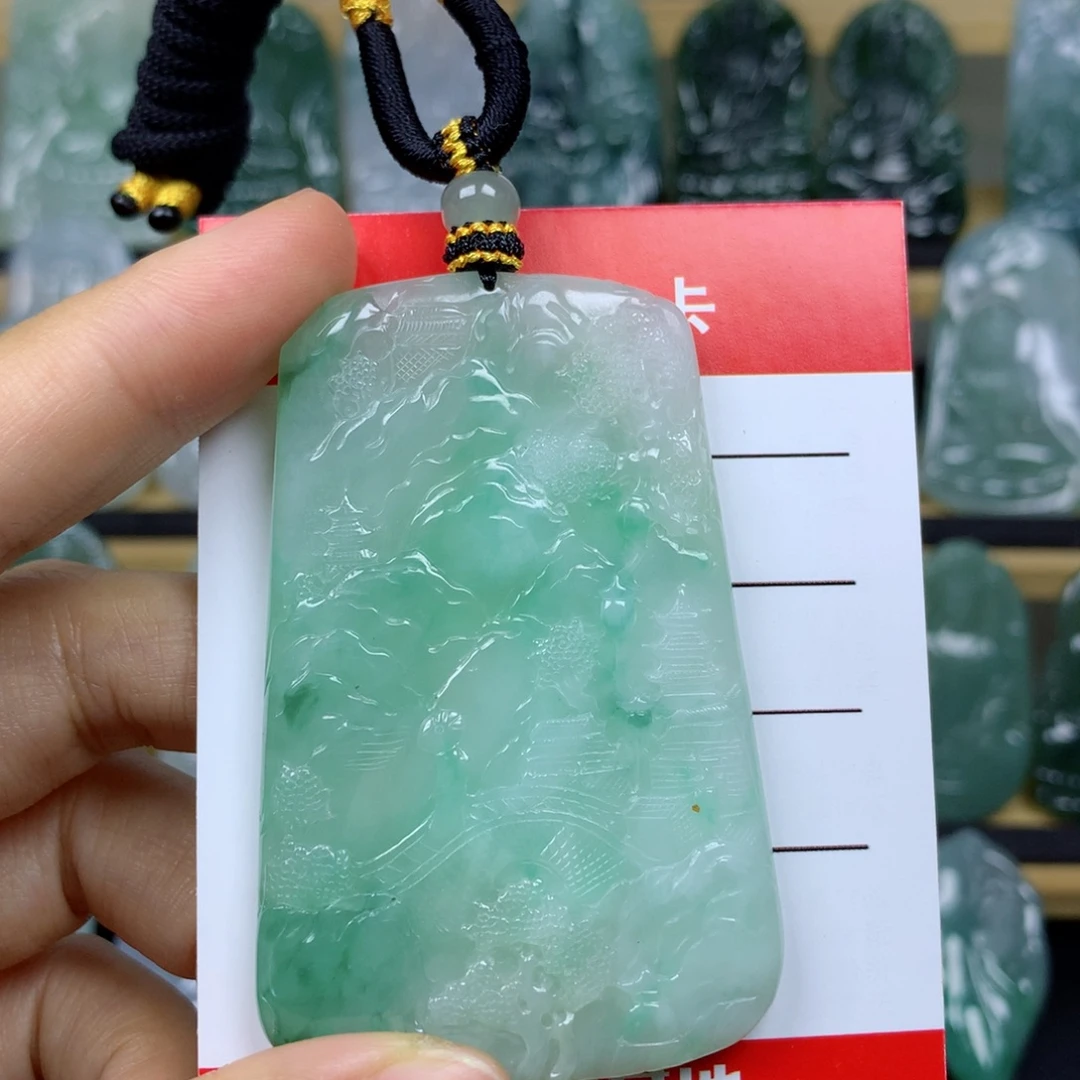 杜***俊颈饰未镶嵌翡翠山水