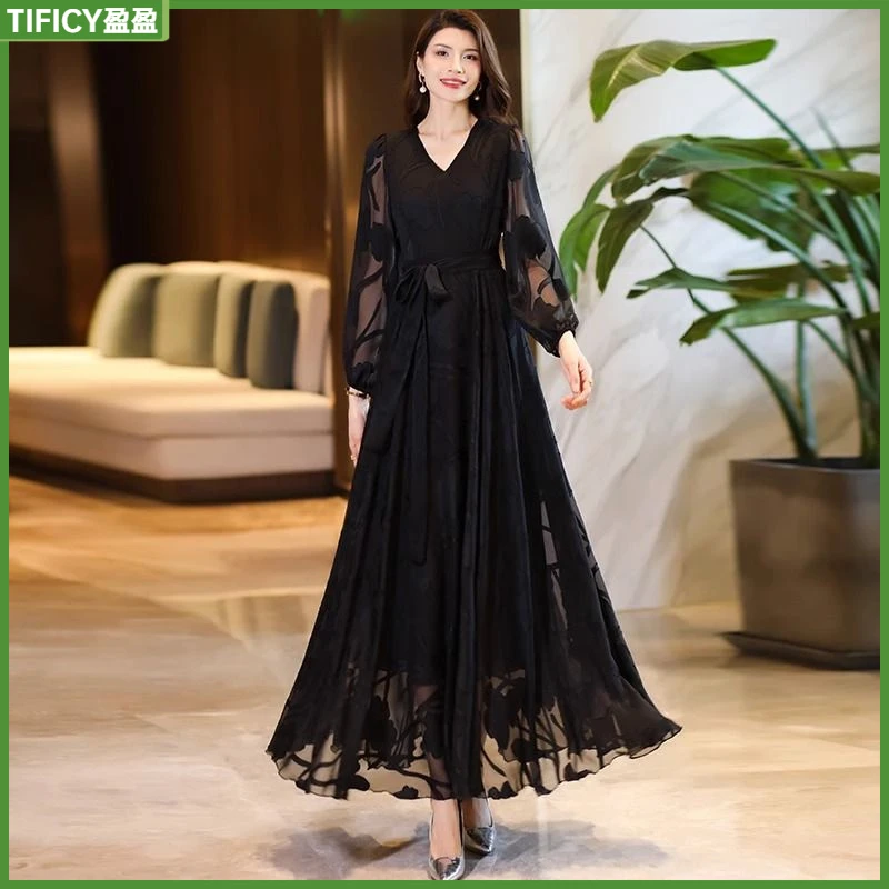 12025时尚大气V领大摆连衣裙女系带大码收腰显瘦旅游度假减龄长l