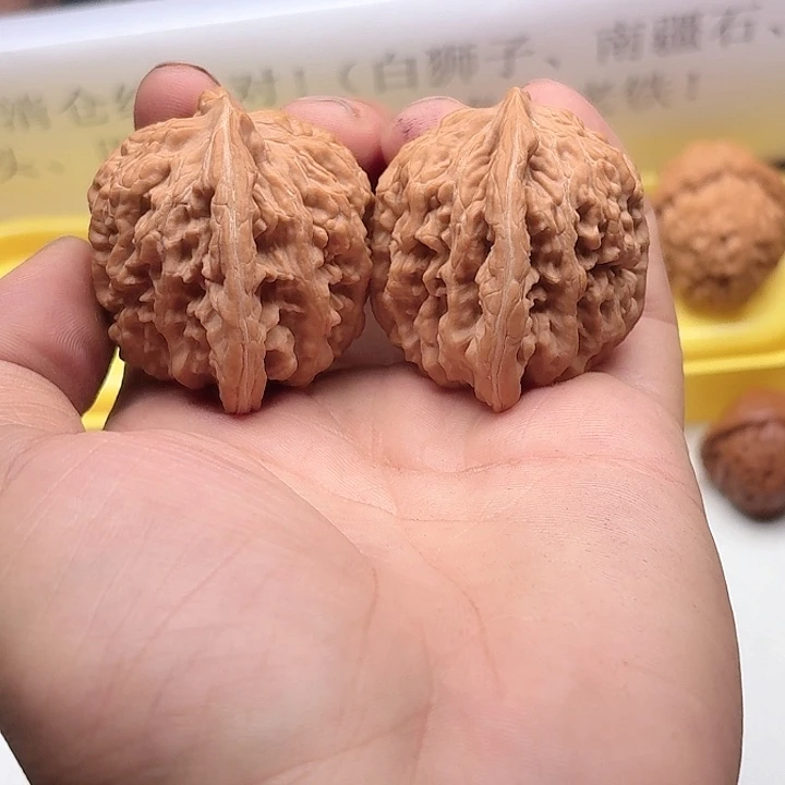 把件文玩核桃四座楼练手对，骨质特别棒