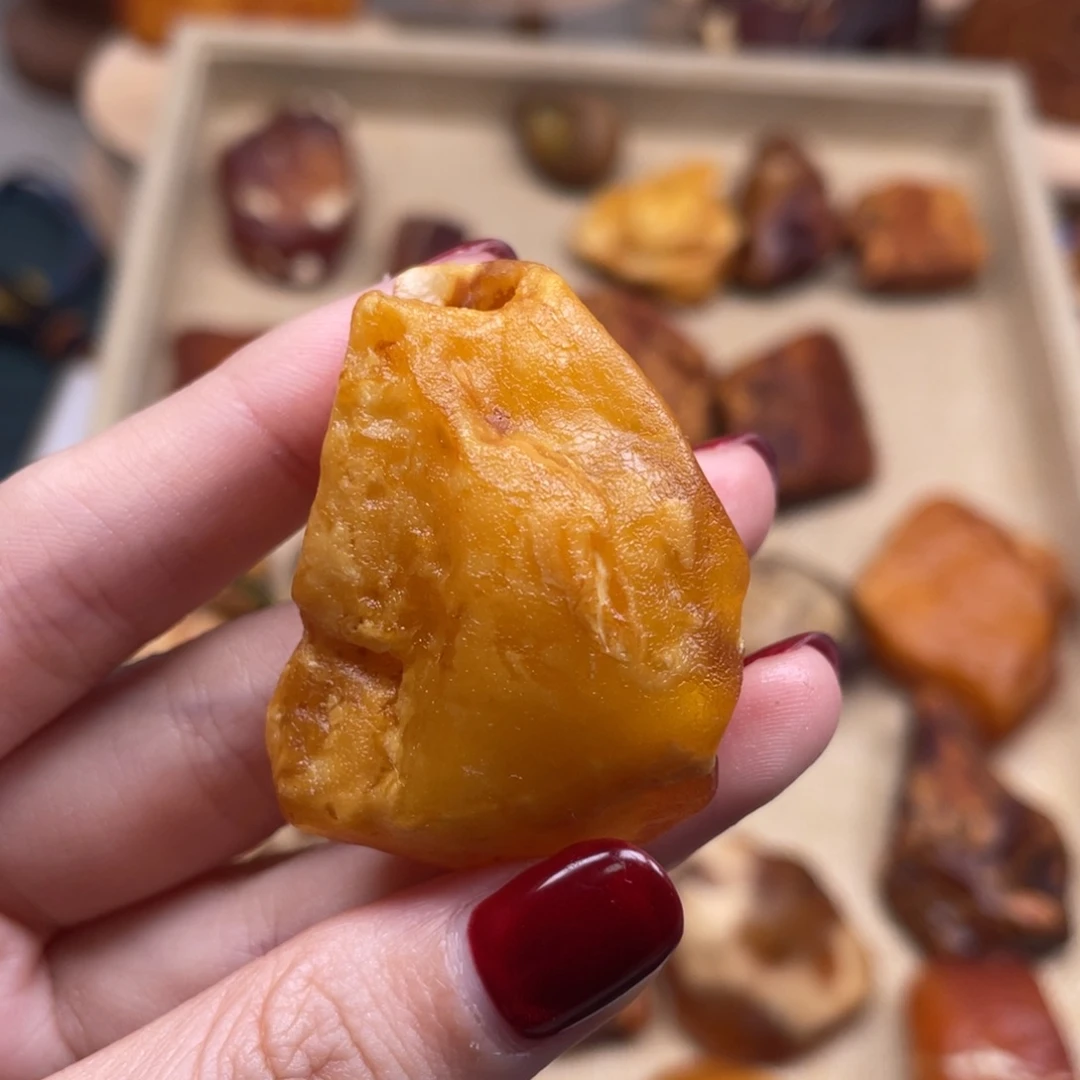 琥珀未镶嵌珠宝奇石