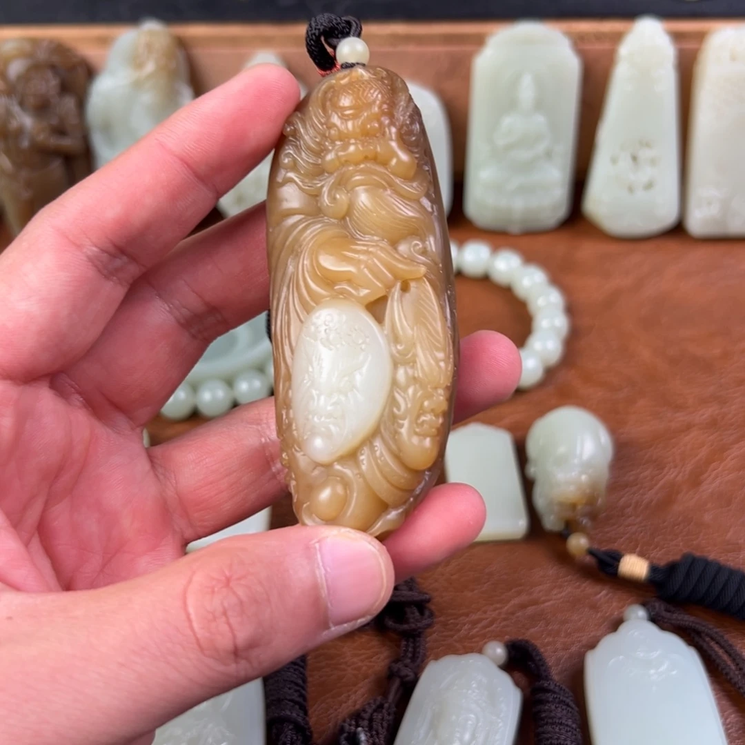和田玉（青白玉）未镶嵌颈饰
