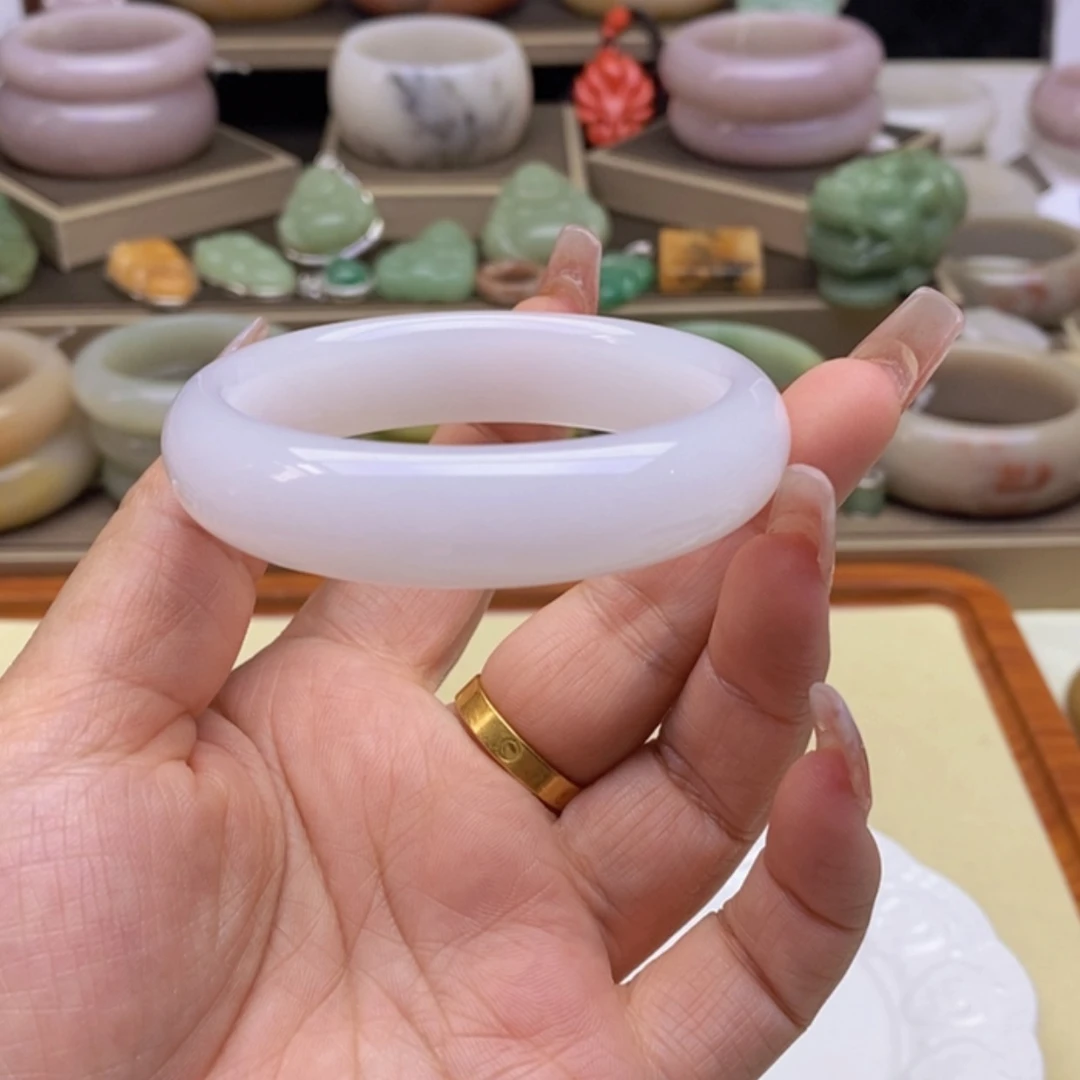 【闪购商品】石英质玉手镯未镶嵌✨*池