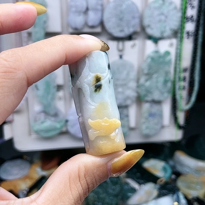 翡翠未镶嵌颈饰翡翠