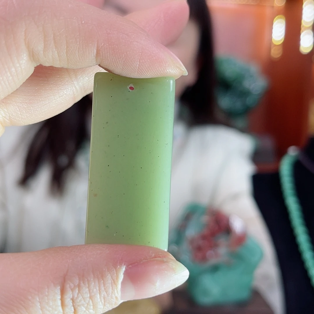 密玉（石英质玉）颈饰未镶嵌