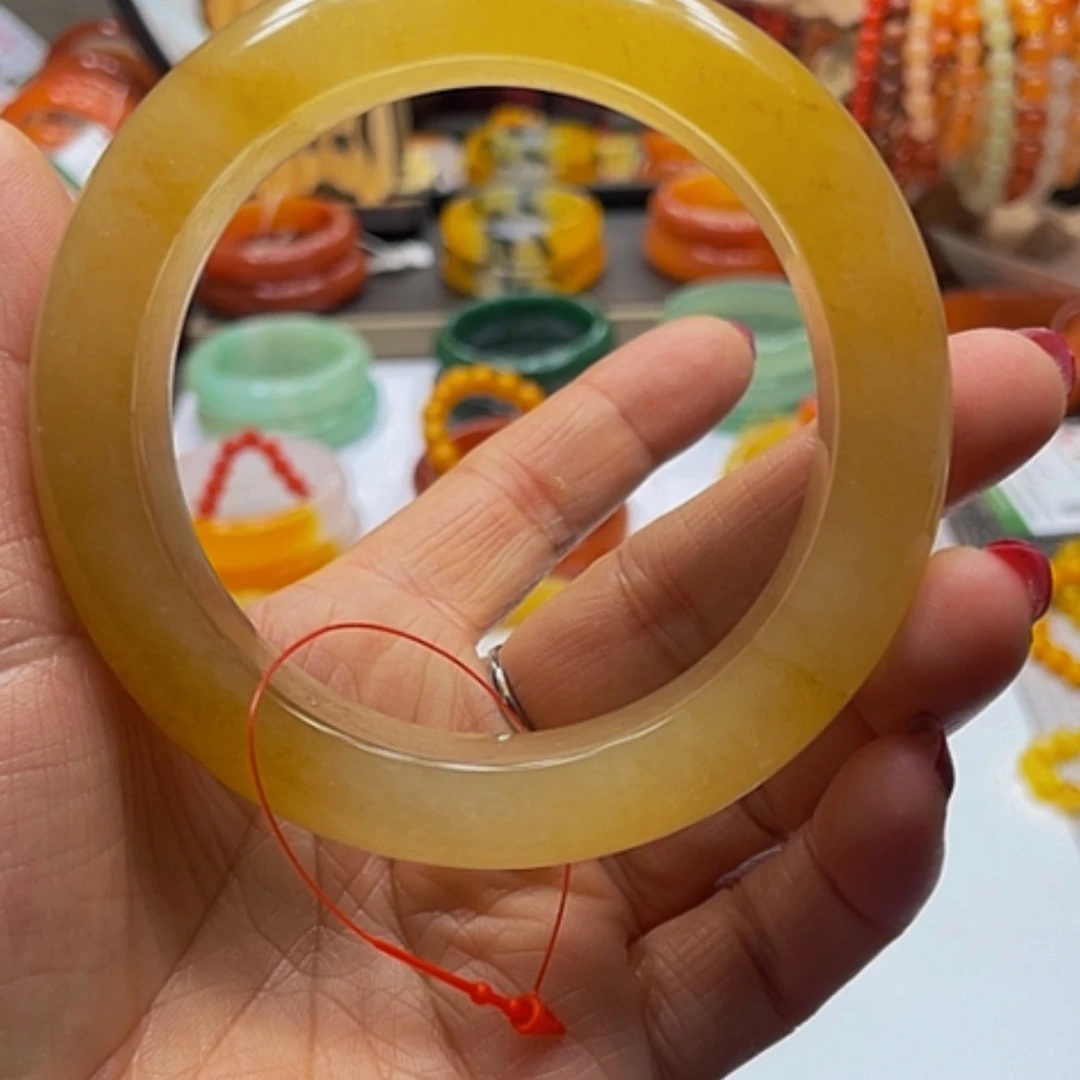 【闪购商品】未镶嵌石英质玉（黄龙玉）手镯l****7