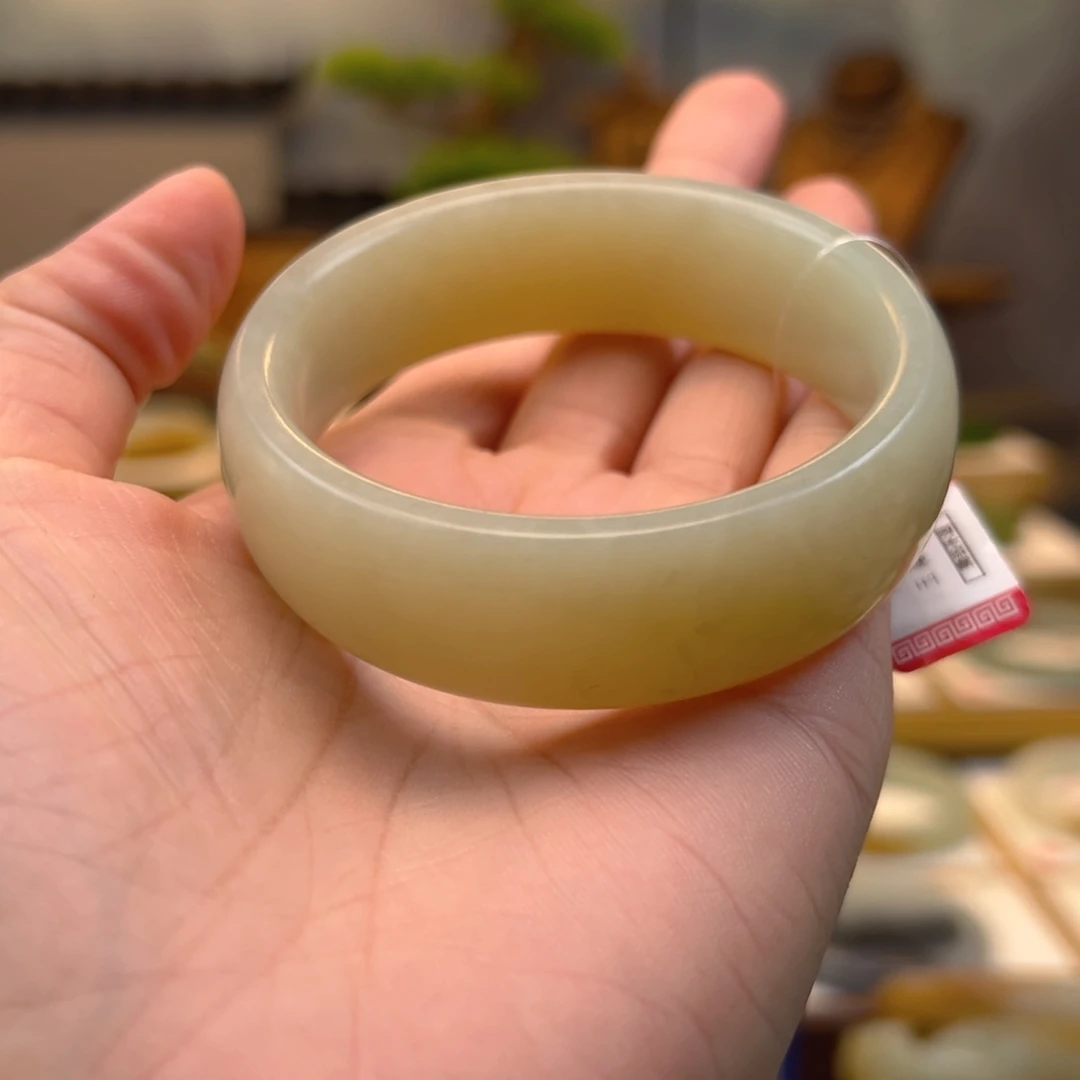 和田玉手镯未镶嵌7