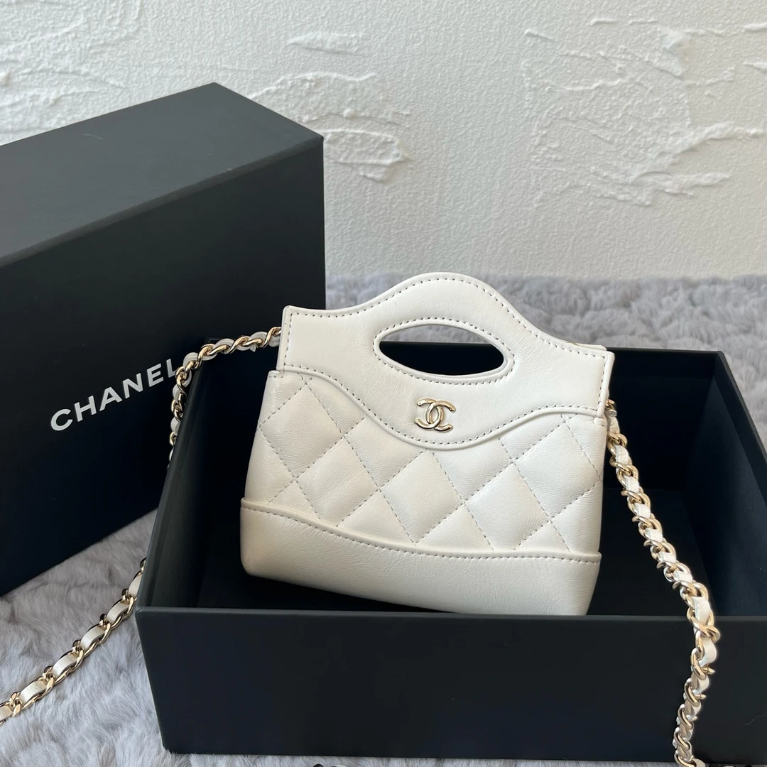 99新 Chanel/香奈儿 / 31bagnano/白金羊皮/24年芯片款/斜挎包Y