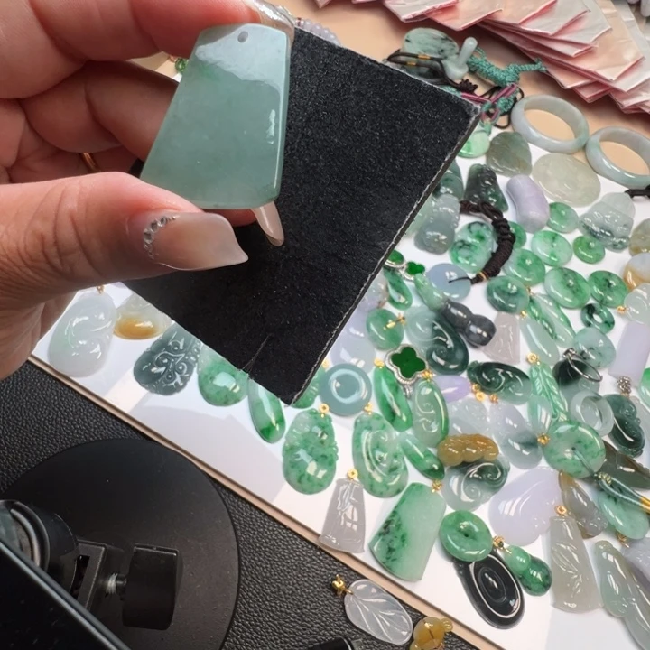 吊坠(不含链)未镶嵌翡翠24
