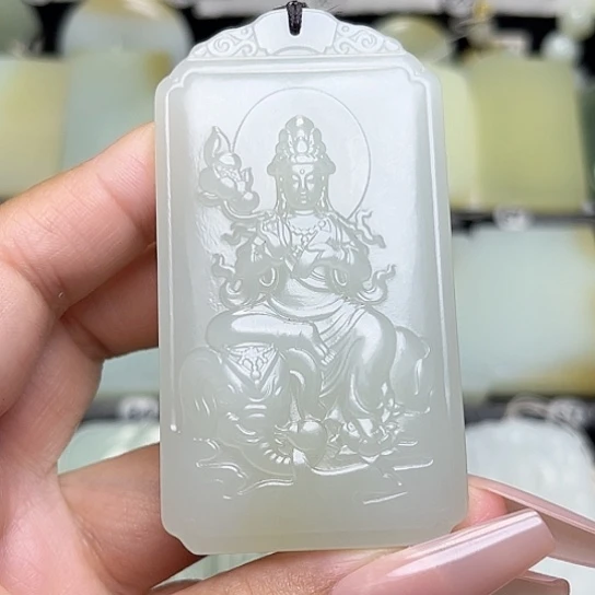 和田玉未镶嵌颈饰铁*人