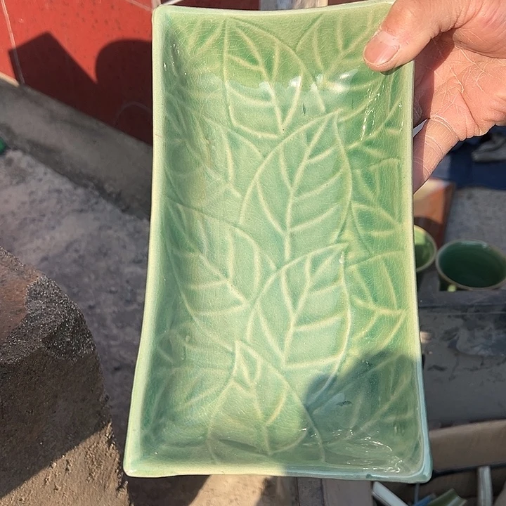 瓷粗瓷绿色深盘一支