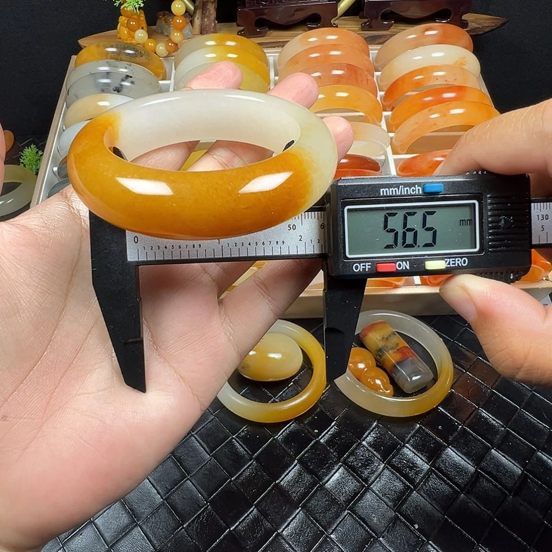 石英质玉（黄龙玉）未镶嵌手镯
