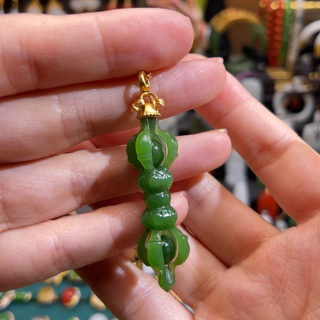 和田玉挂件18K金镶嵌