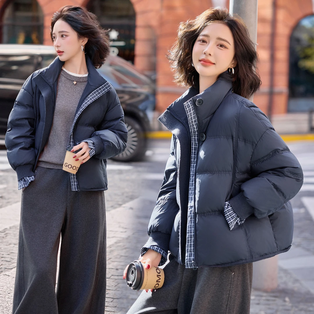 羽绒服女款爆款2025新款正品冬季时尚格纹拼接立领短款小个子外套