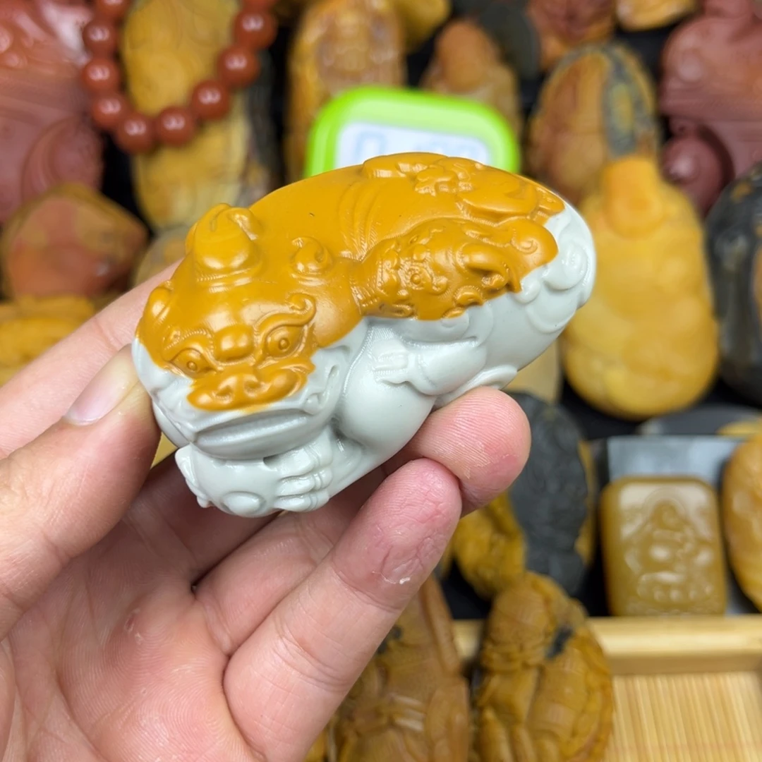 石英岩玉未镶嵌颈饰