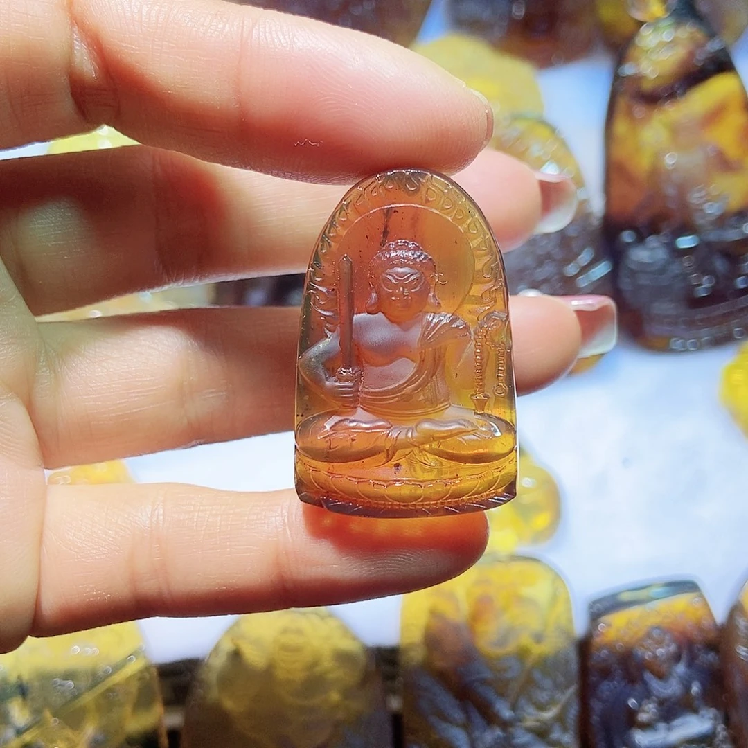 琥珀颈饰未镶嵌不动明王