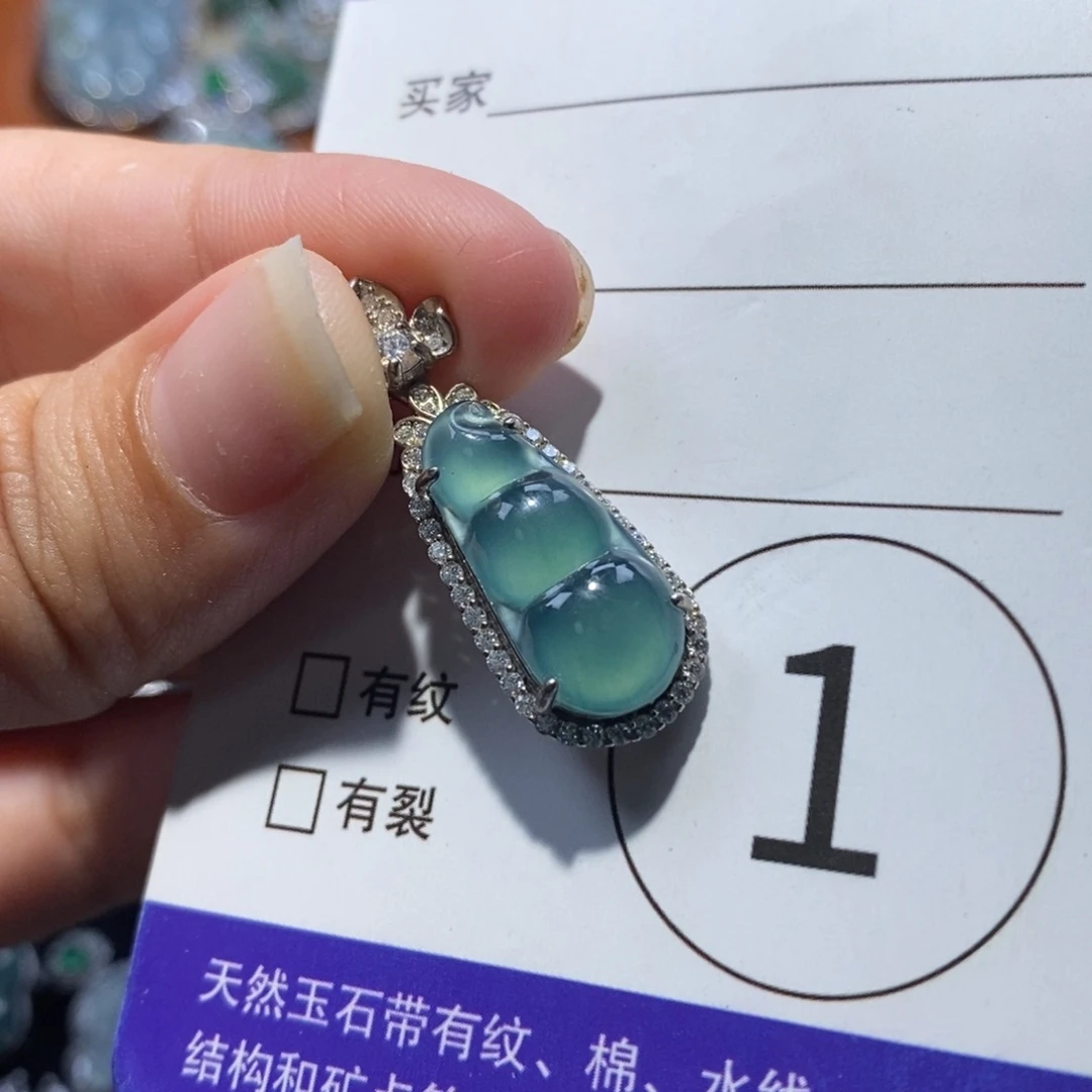 秋***白翡翠银S925镶嵌颈饰翡翠