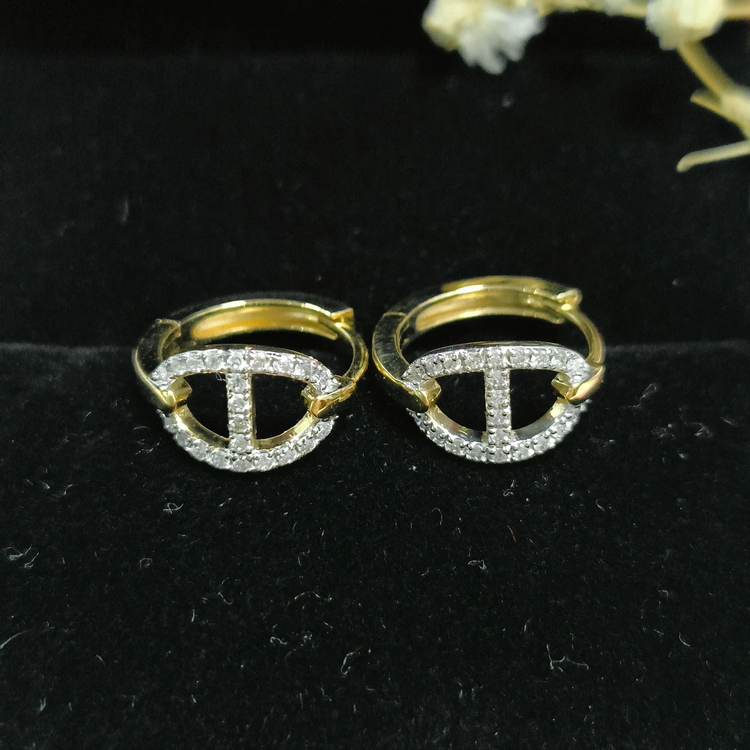 18k金猪鼻钻石耳扣镂空设计感轻奢时尚气质 高级精致俏皮百搭耳包