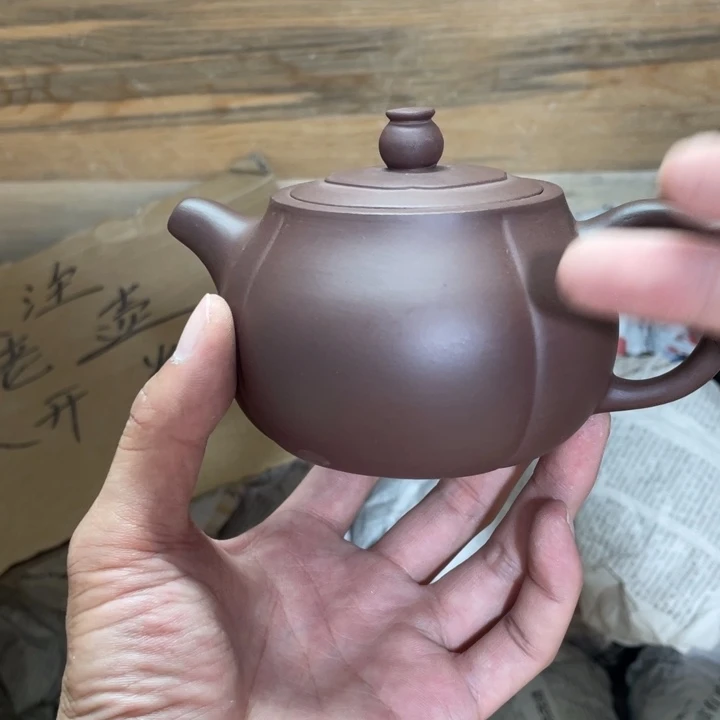 茶壶紫砂老厂紫砂壶一件。