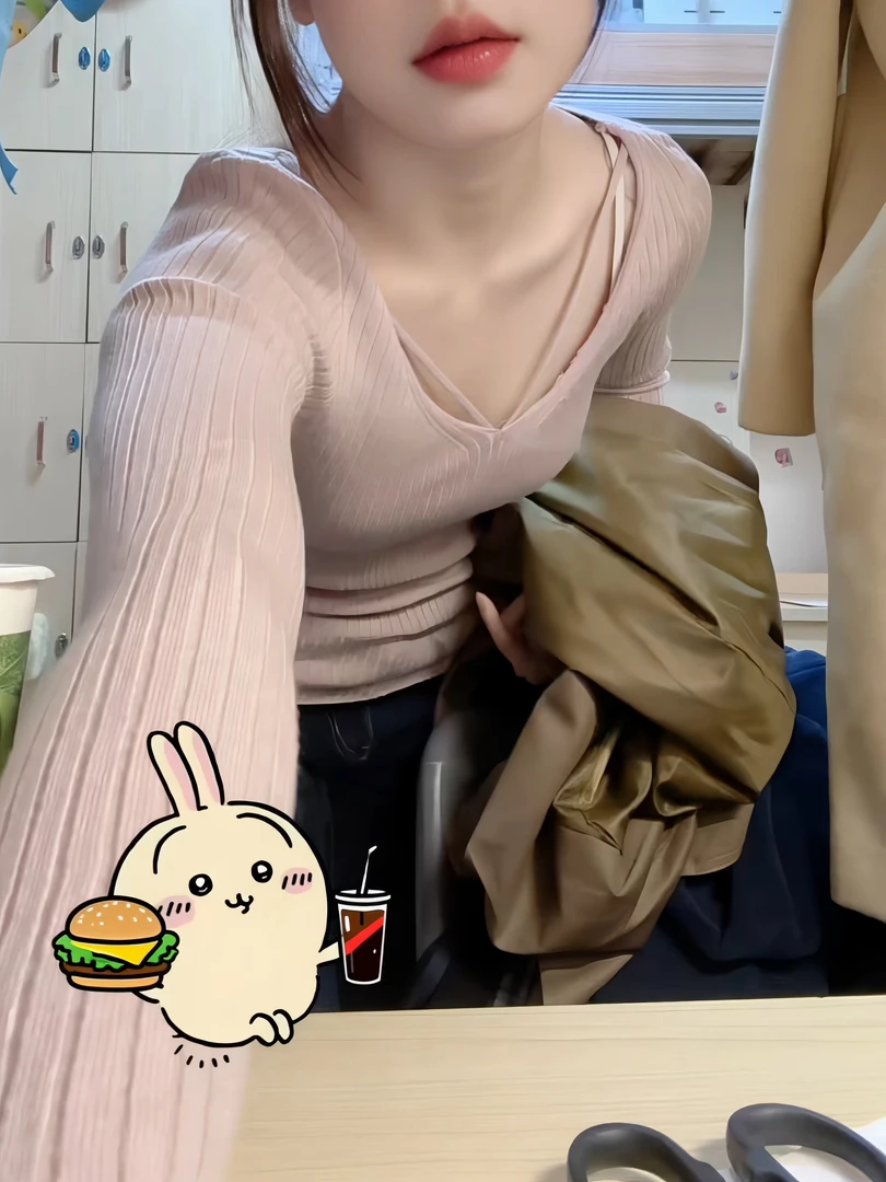 秋冬微胖mm纯欲性感粉色大v领长袖针织衫女修身性感内搭打底上衣