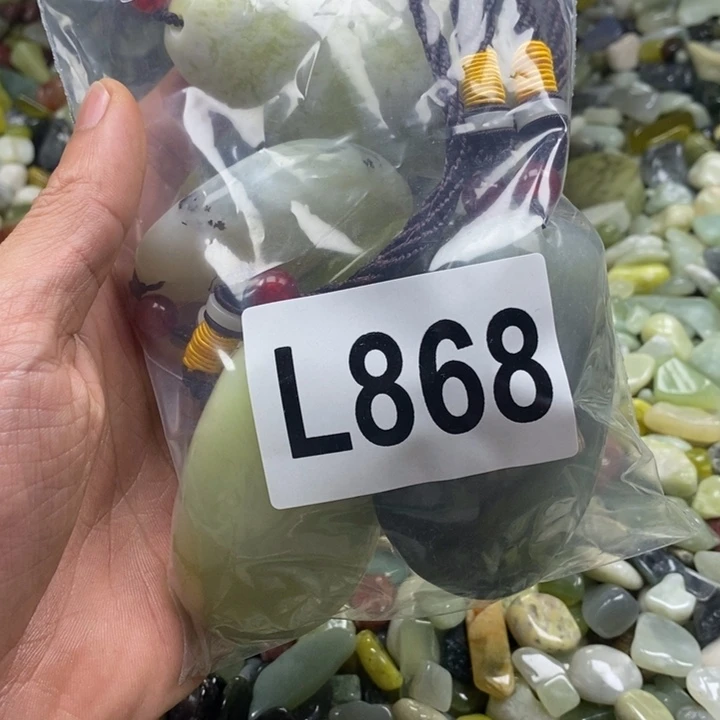 蛇纹石玉鱼缸石未镶嵌