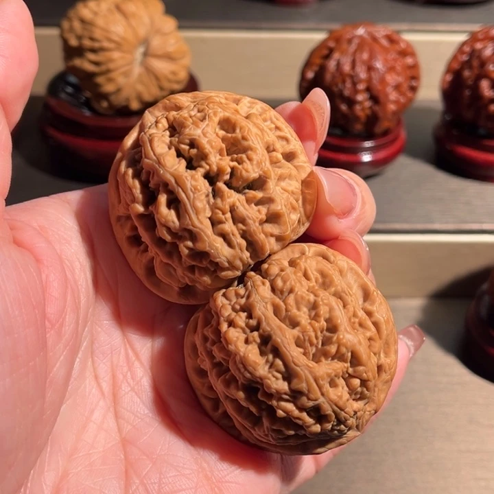 文玩核桃吊坠全品大粗筋