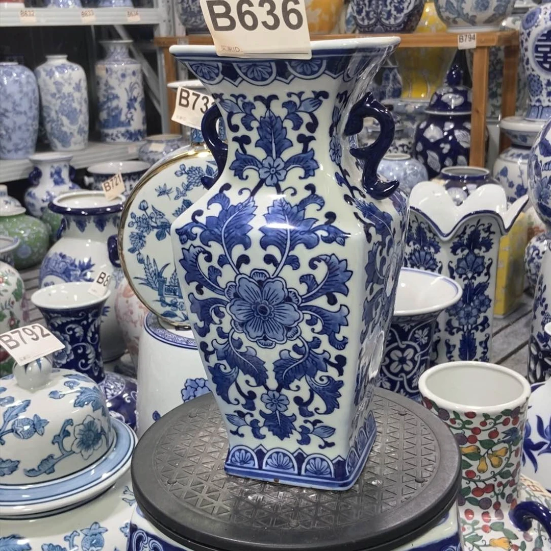 摆件花瓶手绘釉下彩