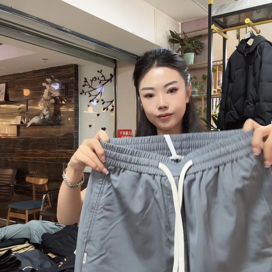 衬衣的设计也很好看呢很