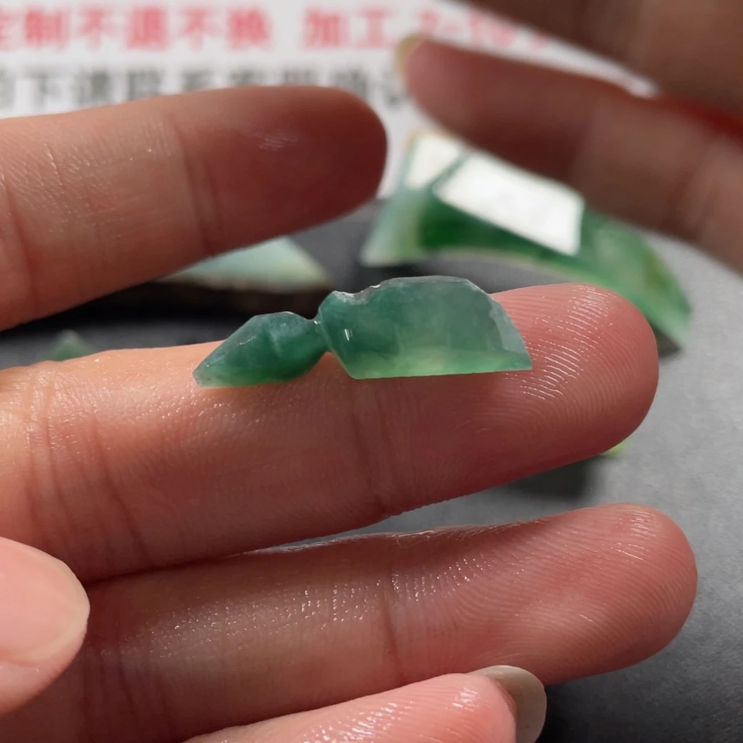 定制翡翠未镶嵌辣椒