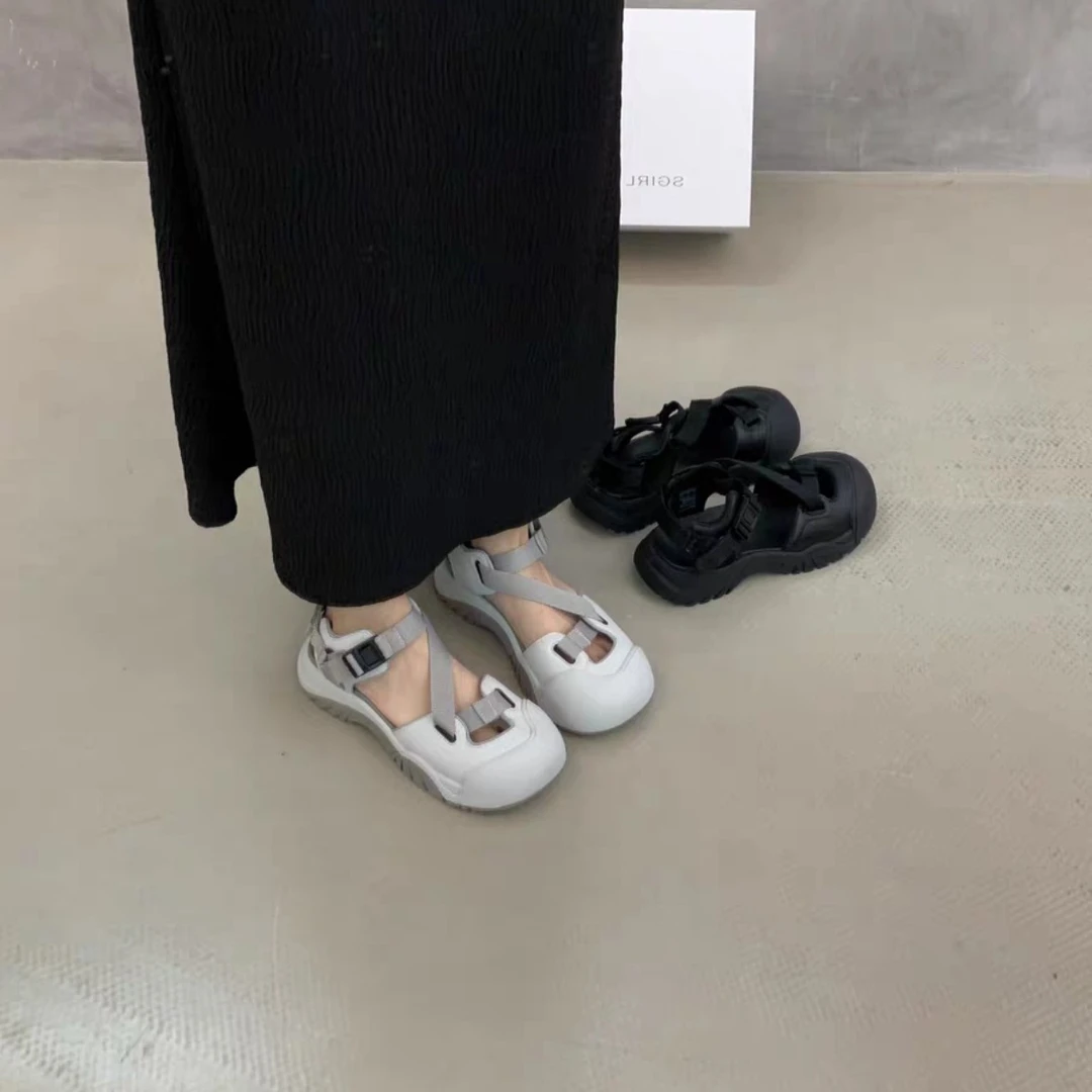 小众厚底镂空罗马包头踩屎感休闲女夏季软底玛丽珍运动鞋