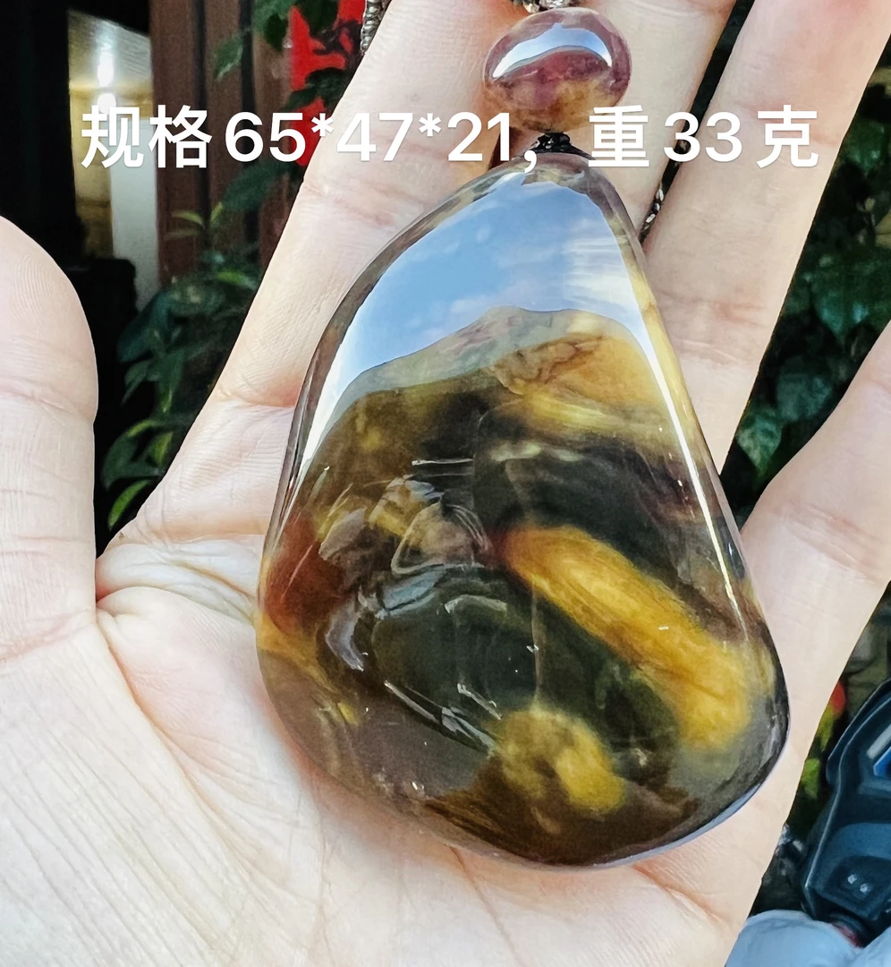 天然缅甸琥珀绿容洞随形