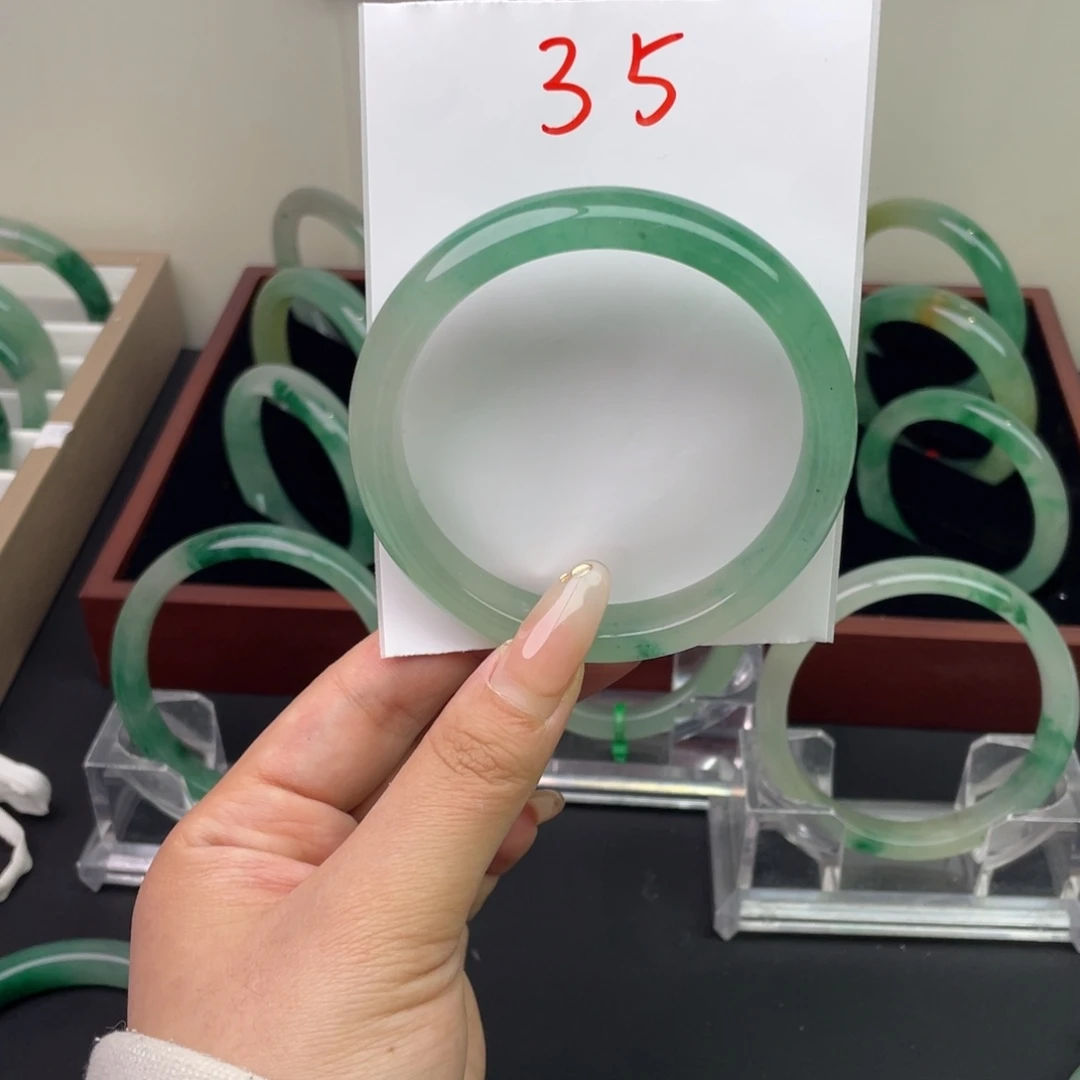 石英质玉（非洲翠）未镶嵌手镯35-63