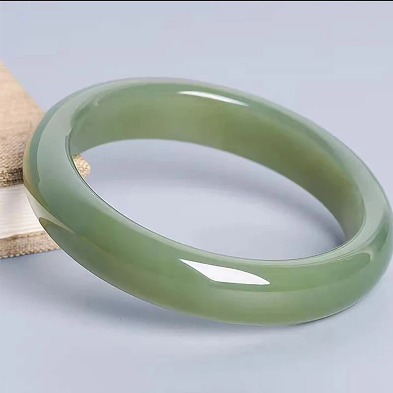 正圈扁条和田玉湖水绿手镯女款天然百搭青玉玉石玉镯子抖音质检